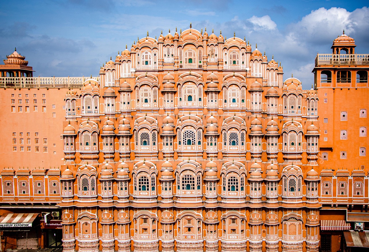 Jaipur – Explore forts and royal heritage